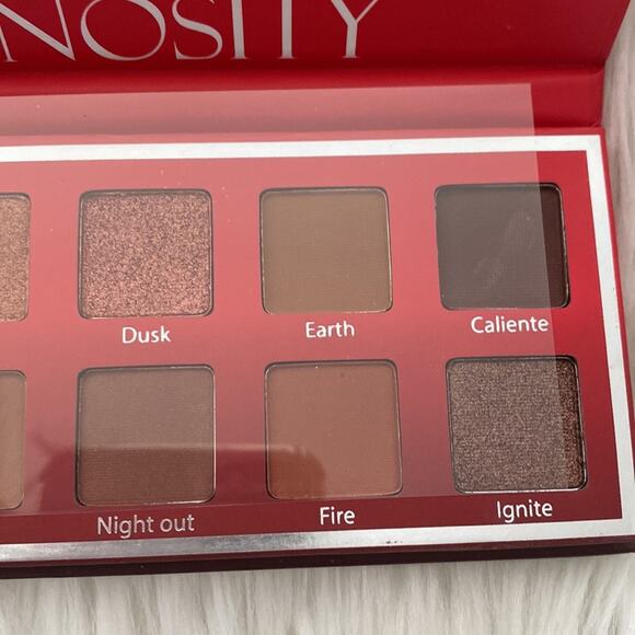 Trendbeauty | LUMINOSITY Eyeshadow palette NIB - Picture 4 of 5